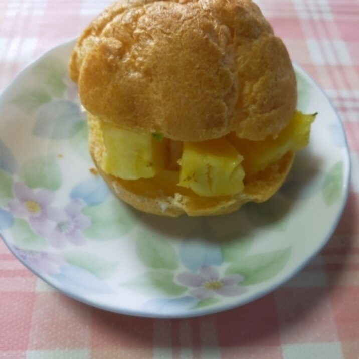 シュークリームに好きなフルーツ挟めて②